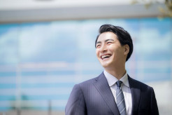 【男性は67％、女性は31％が年収400万円以上】日本の平均年収は478万円、男性587万円、女性333万円・・・国税庁 「民間給与実態統計調査」