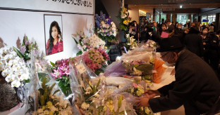 【芸能】八代亜紀さんお別れの会　出身地の熊本・八代市役所で300人が追悼