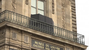 【国際】ルーブル美術館の強盗事件に関与した疑いで2人拘束 フランスメディア