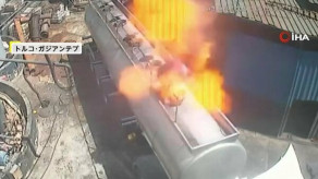 【国際】ひまわり油工場でタンクローリーのふたを開けたら突然の爆発…男性が吹き飛び落下　“くわえたばこ”が原因か　トルコ・ガジアンテプ