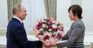 安倍昭恵さん、プーチン大統領と面会　涙流す場面も