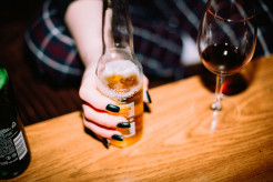 【飲酒は1日たった1杯でもがんの死亡リスク増大・米研究】乳がん、前立腺がん、結腸がん、直腸がん、胃がん、膵臓がん、肝臓がん、頭頸部がん・・・研究者「健康のためには飲酒量を可能な限り減らすのが最善だ」