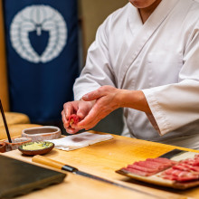 【「町のすし店」が消えていく】倒産45.5％増…回転ずしは拡大、高級店も盛況なのに“個人店だけ苦境”のワケ