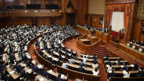 【産経新聞】改正皇室典範の成立を歓迎する　　日本は議会制民主主義の国だ、衆院で9割、参院で4分の3の圧倒的多数の賛成で可決された