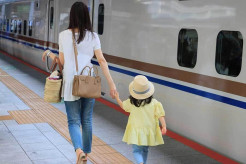 【相談】早めに予約した通路側の席に、見知らぬ母子が。車掌の呼びかけにも「目を閉じて無視」して居座られました。無理やり奪われた席は、結局“やったもん勝ち”になってしまうのでしょうか？