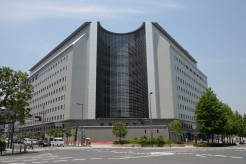 【大阪】中国人相手に日本人女性を売春させる　容疑で中国籍の男ら3人逮捕　民泊施設で行為も