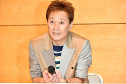 【芸能】中居正広「痩せて、白髪ロン毛に…」見た目の“激変”と引退後の生活→総資産は20億円超えで「食うには困らない」