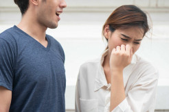 【夏の風物詩】「毎日シャワーしてるのに…」女性が逃げ出す“ニオイ男”の共通点。洗っても落ちない“盲点”とは