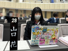 【SNS】女性都議の“シールびっしりノートPC”賛否　本人「配慮に欠けていた」と謝罪