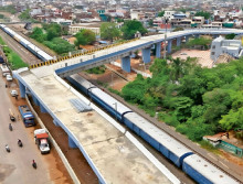 なぜ完成するまで気付かなかった！？　設計ミスで９０度直角カーブの高架橋　インド