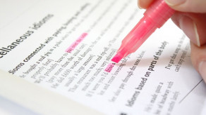 【ズルズル下がってます】日本人の英語力、非英語圏で96位に：スイスの教育機関2025年版調査