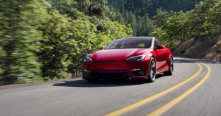 【テスラ、米国で高級EVを値上げ】5000ドル（約72万円）