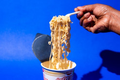 【夜の食事】インスタントラーメン、「体に悪い」と言われても世界中で愛され続ける理由
