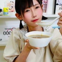 【150センチ・28キロ】「痩せすぎて心配」大食いタレント（34）『衝撃の体重』に続出した心配の声「テレビより病院行ってほしい」