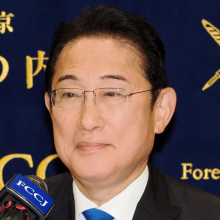 【自民党】岸田文雄元首相　沖縄知事選“対抗馬”の決起集会に現知事から贈られたかりゆしウエアで登壇で指摘された“無神経”