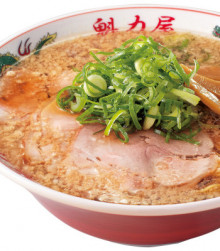 【魁力屋】《ネギたくあん食べ放題》でまさかのファン爆増「ラーメン魁力屋」業績が絶好調の理由…ラーメン不況にも負けない「オンリーワン戦略」とは