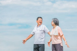 【女性に聞いた】老後を過ごしたい「都道府県」ランキング！　第2位は「沖縄県」、1位は「東京都」