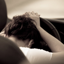 【婚活】「ある意味、それは性的搾取」結婚資金のためにと「軽自動車」ばかり使う彼氏。節約の果てに幸せはあるのか。25歳OLの悩み