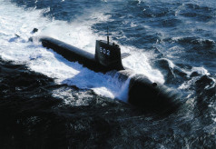 【東京新聞】高市政権が原子力潜水艦保有の道に踏み込んできた 連立相手がブレーキからイケイケに変わって・・・社民党のラサール石井議員 「今止めないと、一気に決壊」