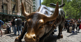 【総強気の米国株】企業の自社株買いと上場投資信託(ETF)経由での資金流入という2つの1兆ドルの買い主体が相場を押し上げる