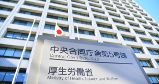 【新型コロナ患者、人口当たりでは沖縄県が突出 １６・３６人】全国 １・９７人・・・鳥取県 0・55人、北海道 0・60人、青森県 0・67人