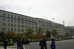 【経済】国家公務員、冬のボーナス74万円　高市首相は341万円