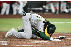【MLB】アスレチックス23歳新人、自打球直撃で「睾丸破裂」
