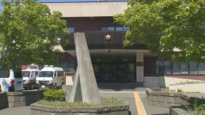 「貴様のことは死んでも許さない」同僚の40代女性の机に脅迫文書　事件後に退職した58歳の男「パソコンで作って机の上に置いた」北海道稚内市