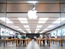 【アップル初】折り畳み式iPhone、開発に約10年　価格は2000ドル超か