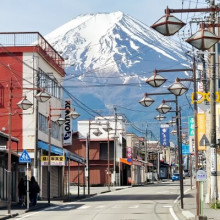 【中国人観光客】「日本人の態度が悪くなっている」「外国人が金を持っていることに嫉妬」「ブュッフェで先払いを求められた」との声も