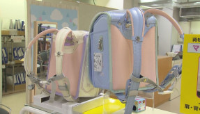 【ランドセル症候群】注意　重さ3キロ以上で筋肉痛や肩こりで“通学ブルー”になる可能性　対策は「背中に隙間ができない」「保護者も一緒になって荷物を減らす」