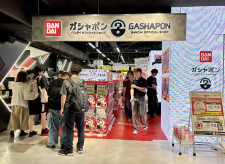 【第5次ブーム】人気すぎて「販売中止」「ガチャ活疲れ」も…なぜ大人が熱狂？カプセルトイ市場に異変