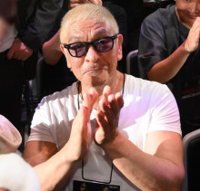 【芸能】「かなり小さくなって…」大腸がんで人工肛門…松本人志?青森訪問?姿に心配の声続々「脂肪のない感じが痛ましい」「無理せずに」