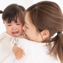 【自由席】「妻に席を譲ってもらえませんか」新幹線自由席で哀願するW抱っこ紐夫婦。指定席を予約しなかった理由に「知るか」の声