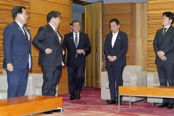 【悲報】自民党、ステルス大増税…パートら厚生年金加入拡大へ　106万円の壁を廃止、法案決定　多くの日本の国民の手取りが大幅に減る見込み