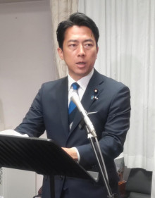 【人材確保】自衛隊に外国人登用せず　小泉防衛相「処遇改善で対応」