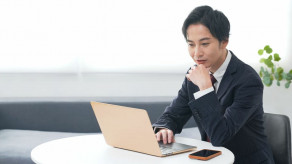 【国家公務員の給与】生涯年収は本府省コースで約2億4653万円。2026年9月公表のデータで大企業の会社員といくら違う？