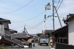 【熊本地震】「この段ボール一枚の上で、6日間寝ています」地震から1週間、避難所のリアルに「言葉を失いました」SNSで拡散