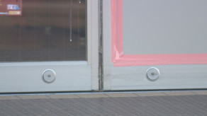 【地震泥棒】津波注意報が出されて店員が避難した隙を狙ったか＿無人のコンビニから約40万円盗まれる＿警察は窃盗事件とみて捜査＜北海道函館市＞