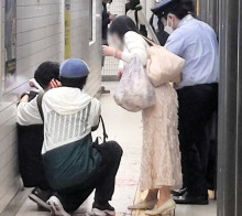 【東大前駅刺傷事件】「母から金もらえなかった」容疑者供述　背景に困窮か